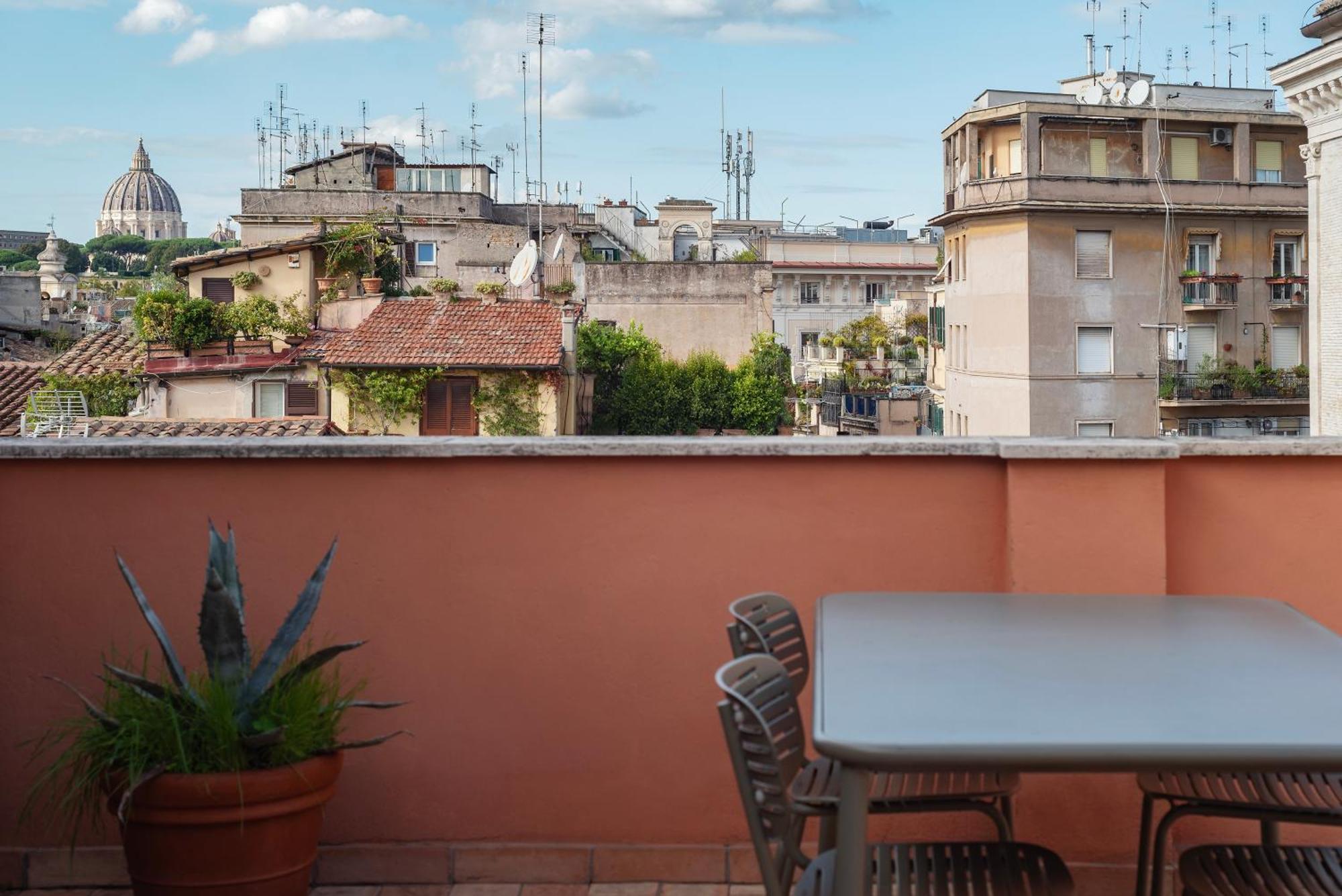 Apartment With Terrace In Via Del Pellegrino - FromhometoRoma Exterior foto